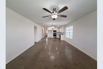 1050 E Burnett Street #2B, Ennis, TX 75119 - Photo 4
