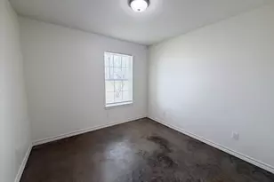 1050 E Burnett St, Ennis, TX 75119 - Photo 6