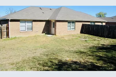 857 Robinson Court, Grand Prairie, TX 75051 - Photo 22