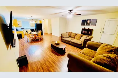 857 Robinson Court, Grand Prairie, TX 75051 - Photo 4