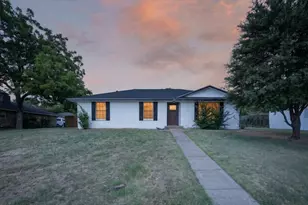 121 Hillside Ln, DeSoto, TX 75115 - Photo 1