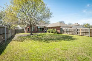 1817 Caddo Lake Dr, Allen, TX 75002 - Photo 2