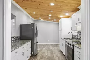 10112 Lavinder Ln, Crowley, TX 76036 - Photo 4