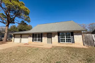1310 Johns Dr, Euless, TX 76039 - Photo 6