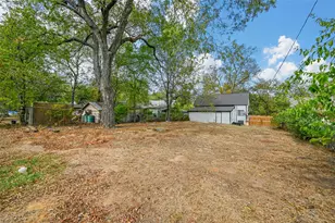 708 W Day St, Denison, TX 75020 - Photo 18