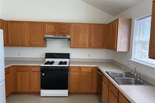 10820 Edgewater Dr, Benbrook, TX 76126 - Photo 12