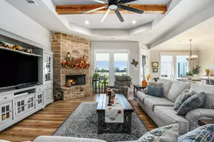 1024 Pioneer Xing, Weatherford, TX 76088 - Photo 2