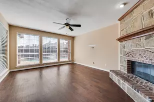 2467 Harbour Dr, Grand Prairie, TX 75054 - Photo 10