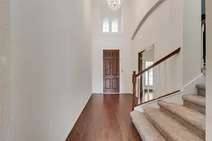 2467 Harbour Dr, Grand Prairie, TX 75054 - Photo 4