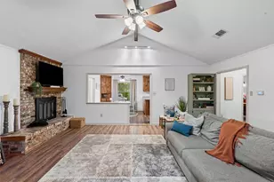 400 Meadow View Dr, Cleburne, TX 76033 - Photo 10