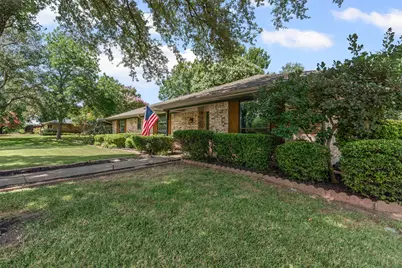 400 Meadow View Drive, Cleburne, TX 76033 - Photo 4