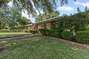 400 Meadow View Dr, Cleburne, TX 76033 - Photo 4