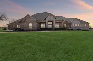 1026 Gene Perry Ct, Bartonville, TX 76226 - Photo 2