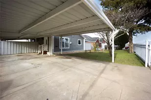 502 E Tyler St, Ennis, TX 75119 - Photo 2