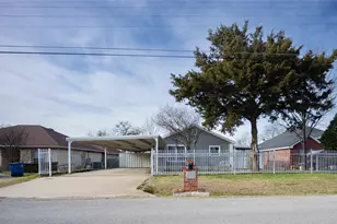 502 E Tyler St, Ennis, TX 75119 - Photo 1