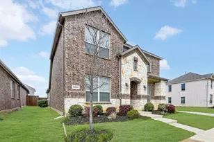 2261 Obsidian Dr, Little Elm, TX 76227 - Photo 2