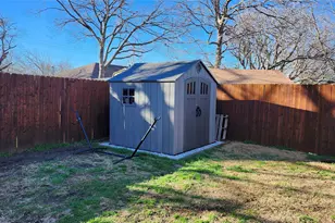 417 Wood St, Sanger, TX 76266 - Photo 22