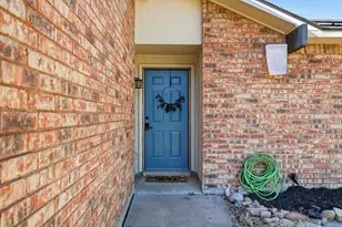 6809 Newcastle Pl, North Richland Hills, TX 76182 - Photo 4