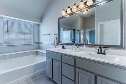 1901 Maplewood Drive, Glenn Heights, TX 75154 - Photo 16