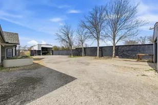 18020 Cindy's Ln, Justin, TX 76247 - Photo 38