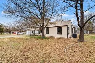 1113 Commerce Dr, Greenville, TX 75401 - Photo 2