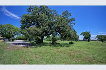 604 S Mill Street, Bowie, TX 76230 - Photo 14