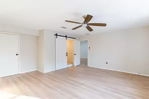 313 S Prairie St, Pilot Point, TX 76258 - Photo 8