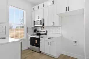 1927 S 20th St, Waco, TX 76706 - Photo 6