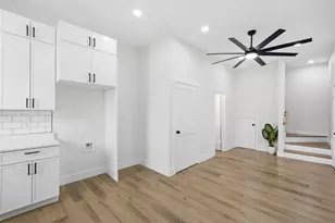 1927 S 20th St, Waco, TX 76706 - Photo 2