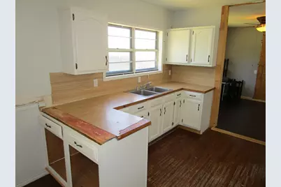 841 S 5th Avenue, Munday, TX 76371 - Photo 22