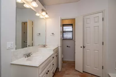 618 Stone Canyon Drive, Irving, TX 75063 - Photo 12