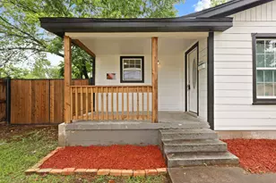 3624 Baylor St, Forest Hill, TX 76119 - Photo 4