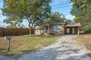 209 N Richardson St, Grand Saline, TX 75140 - Photo 2