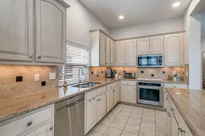 202 Ivy Glen Drive, Grapevine, TX 76051 - Photo 8