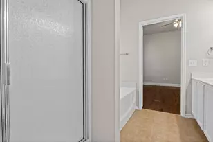 537 Shady Oaks Trail, Burleson, TX 76028 - Photo 12