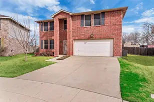 1989 Lariat Dr, Justin, TX 76247 - Photo 2