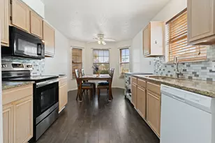 3133 Summerfield Ln, Grand Prairie, TX 75052 - Photo 6