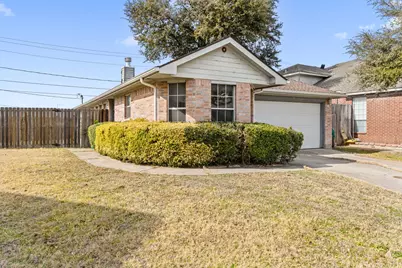 3133 Summerfield Lane, Grand Prairie, TX 75052 - Photo 2