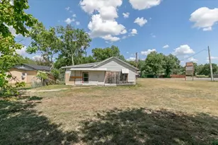 304 S Colorado St, Whitney, TX 76692 - Photo 22