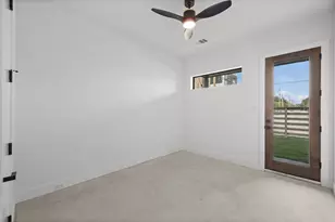 2323 N Carroll Ave, Dallas, TX 75204 - Photo 32