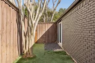 9522 Robin Meadow Dr, Dallas, TX 75243 - Photo 32