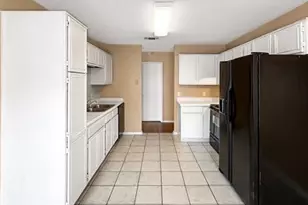 1302 Cardinal Oaks Dr, Mansfield, TX 76063 - Photo 10