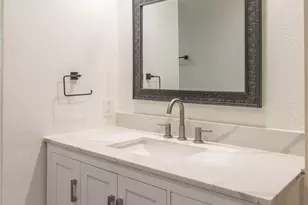 3906 Treeline Dr, Dallas, TX 75224 - Photo 20