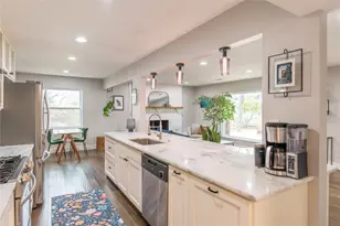 3906 Treeline Dr, Dallas, TX 75224 - Photo 10