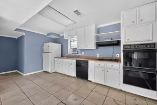 124 Seaside Dr, Mabank, TX 75156 - Photo 10