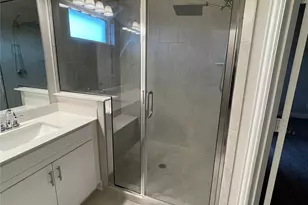 560 Hutchinson Ln, Lewisville, TX 75077 - Photo 4