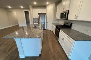 560 Hutchinson Ln, Lewisville, TX 75077 - Photo 2