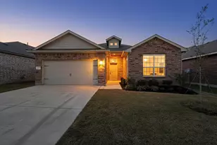 8517 Centerboard Ln, Fort Worth, TX 76179 - Photo 2