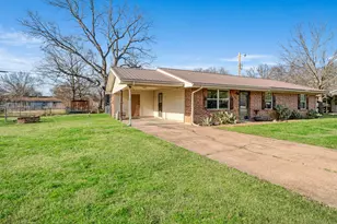 202 Circle Dr, Bogata, TX 75417 - Photo 2