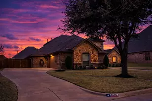 1105 McKenzie Dr, Mansfield, TX 76063 - Photo 2